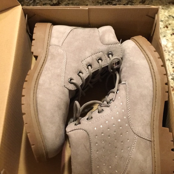 🎀CRB Girls Boots Grey bling 💎on outer sides NWT - Picture 7 of 7